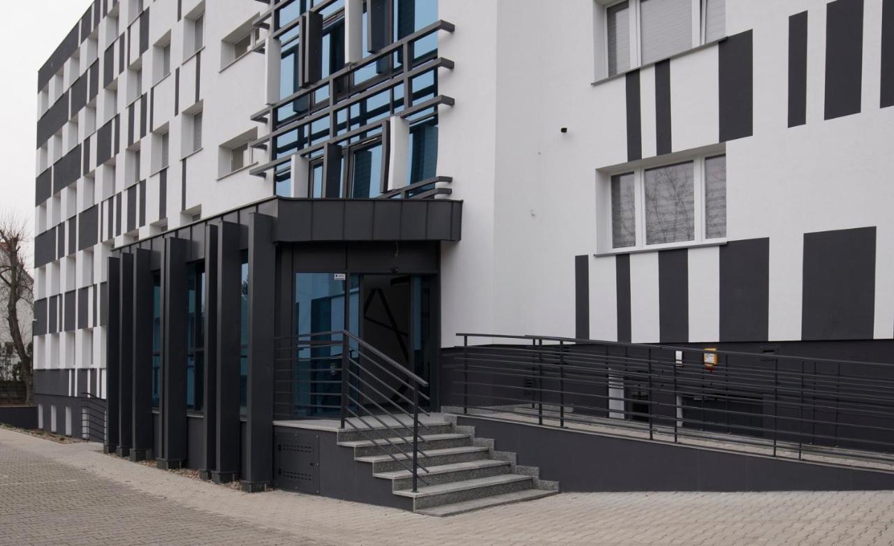 My 1St Place Poznan Aparthotel Exterior photo