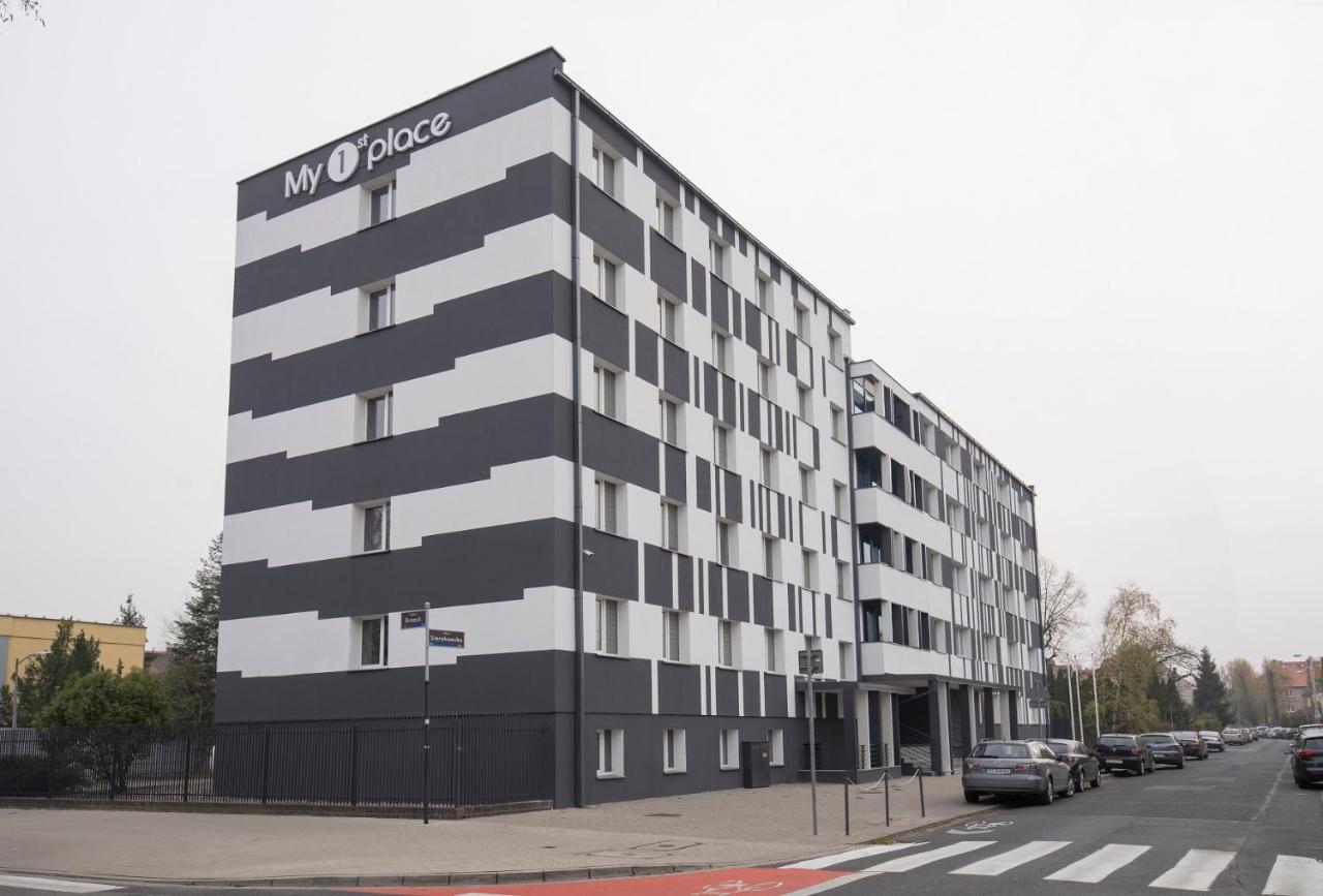 My 1St Place Poznan Aparthotel Exterior photo